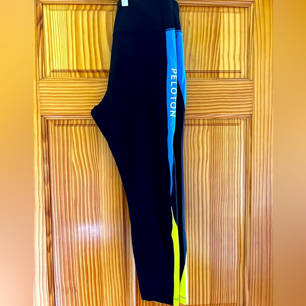 Peloton Color-Block Cropped Leggings